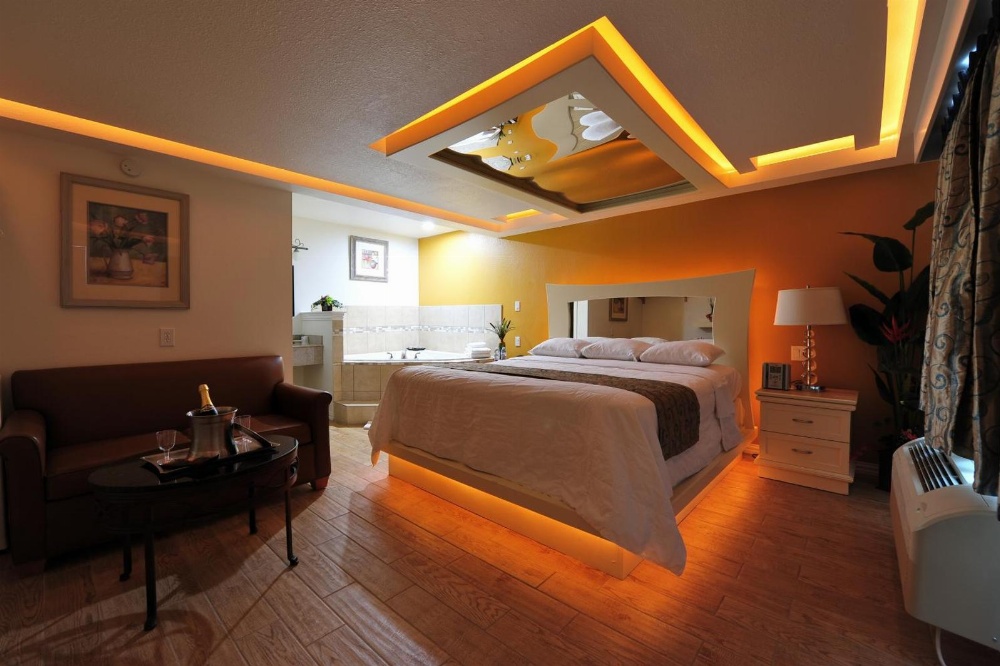 Romantic Inn & Suites Main image