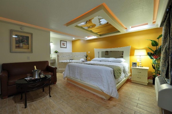 Romantic Inn & Suites image 12