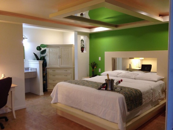 Romantic Inn & Suites image 19