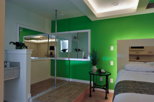 Romantic Inn & Suites image 20
