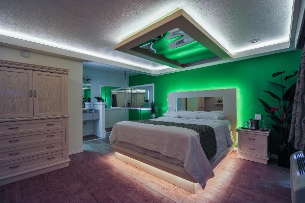Romantic Inn & Suites image 22