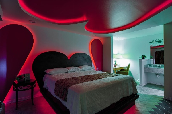 Romantic Inn & Suites image 29