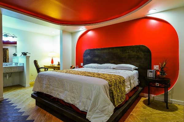 Romantic Inn & Suites image 34