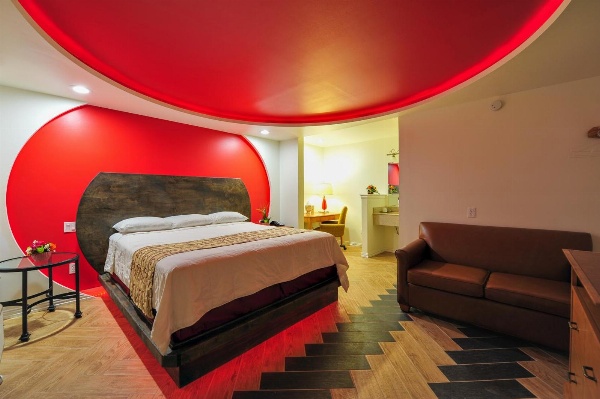Romantic Inn & Suites image 40
