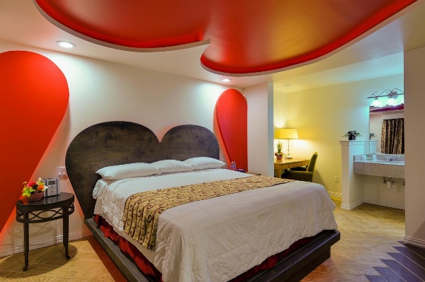 Romantic Inn & Suites image 45