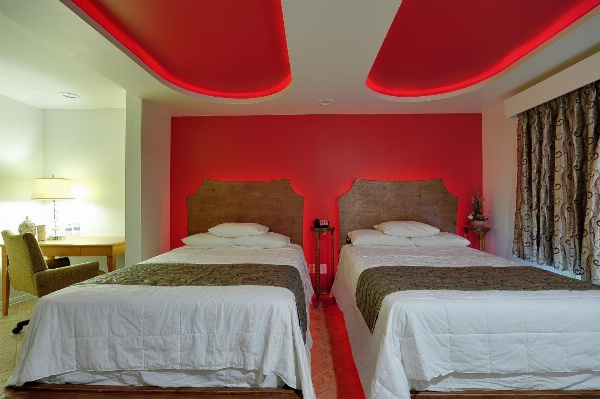 Romantic Inn & Suites image 46
