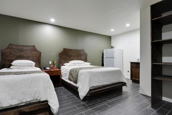Romantic Inn & Suites image 49